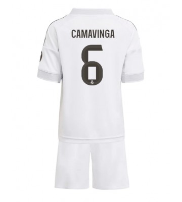 Real Madrid Eduardo Camavinga #6 Hjemmebanetrøje Børn 2025-26 Kortærmet (+ Korte bukser)